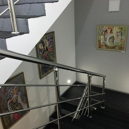 Jules Verne Hostel Tashkent Ngoại thất bức ảnh