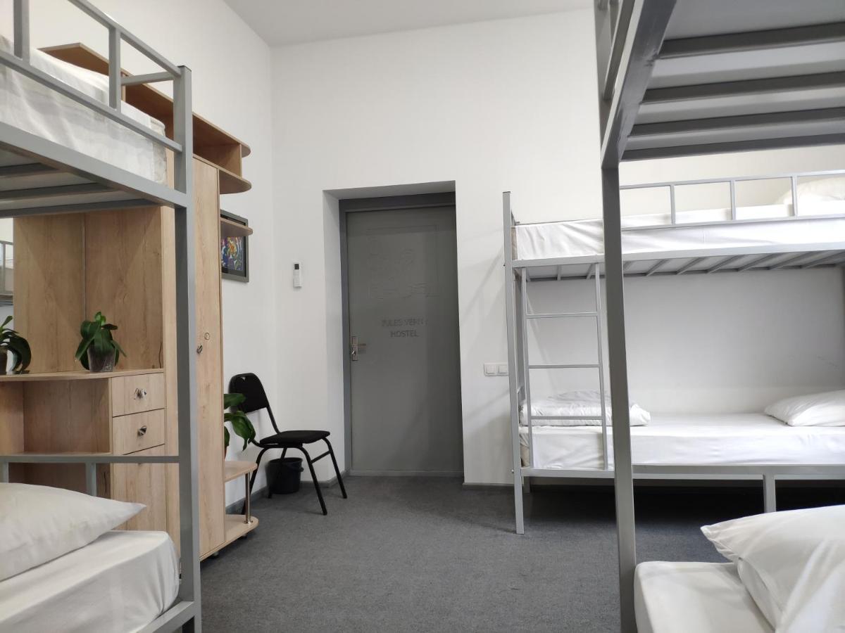 Jules Verne Hostel Tashkent Ngoại thất bức ảnh