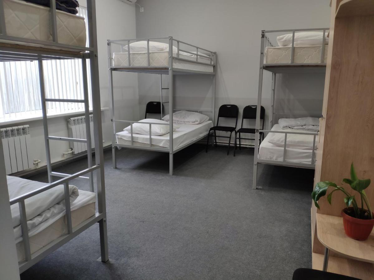 Jules Verne Hostel Tashkent Ngoại thất bức ảnh