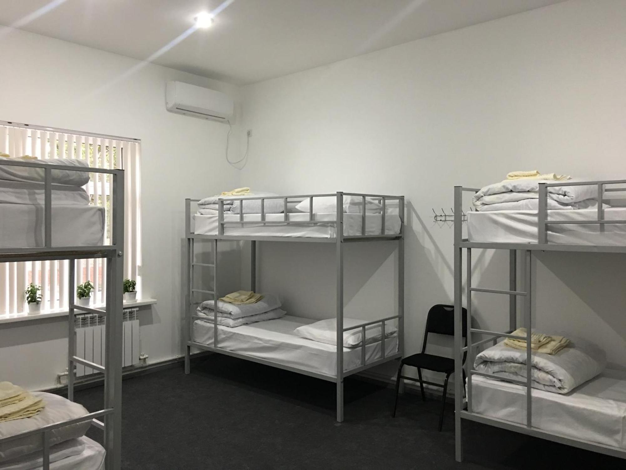 Jules Verne Hostel Tashkent Ngoại thất bức ảnh