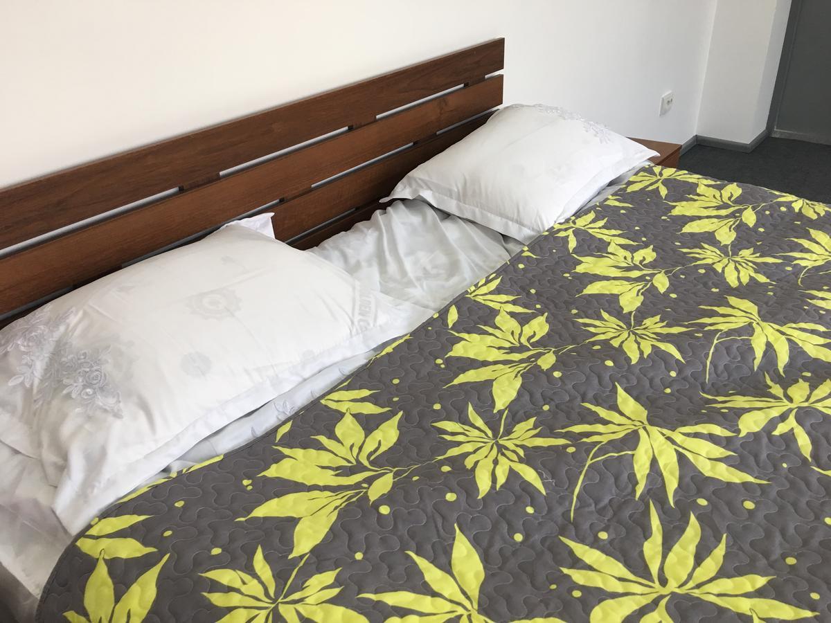 Jules Verne Hostel Tashkent Ngoại thất bức ảnh