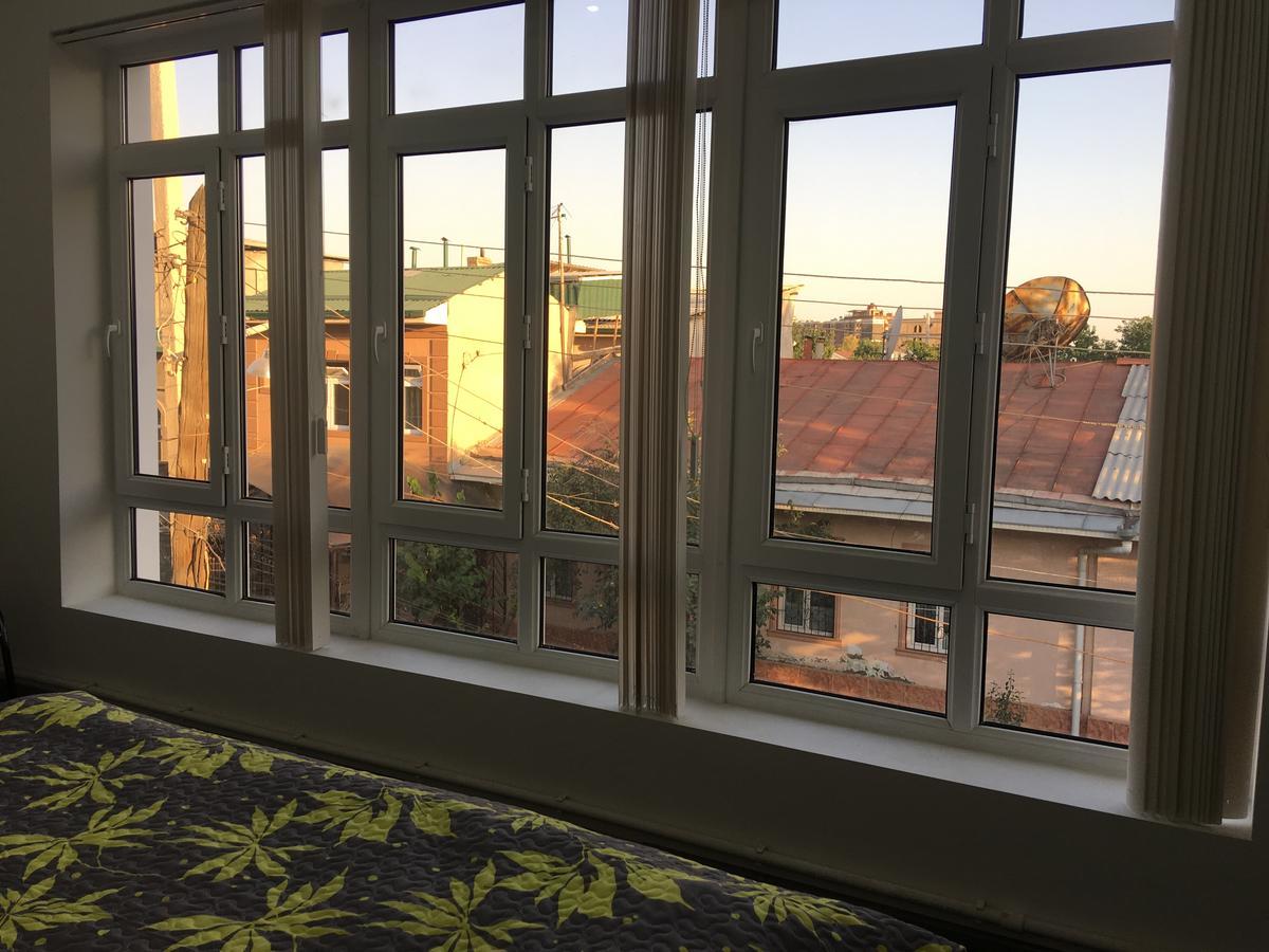 Jules Verne Hostel Tashkent Ngoại thất bức ảnh
