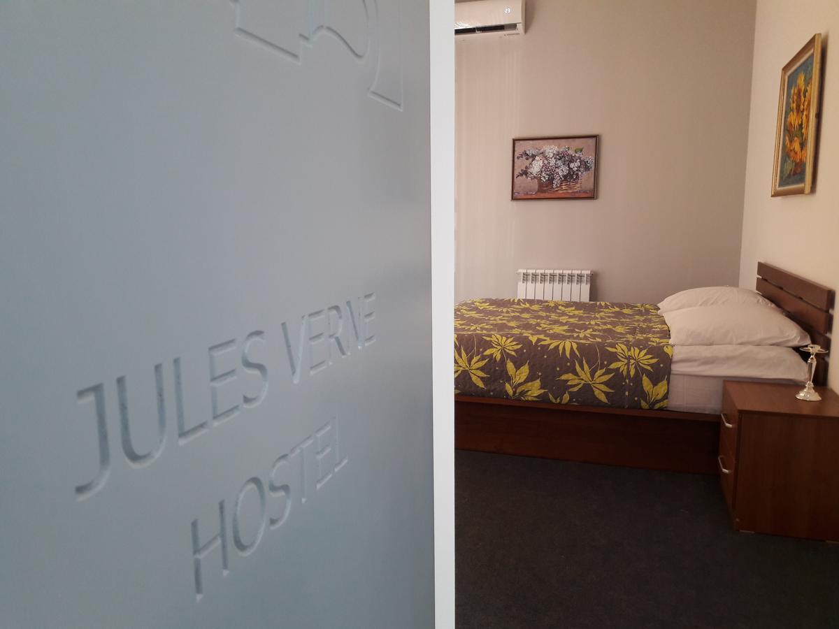 Jules Verne Hostel Tashkent Ngoại thất bức ảnh
