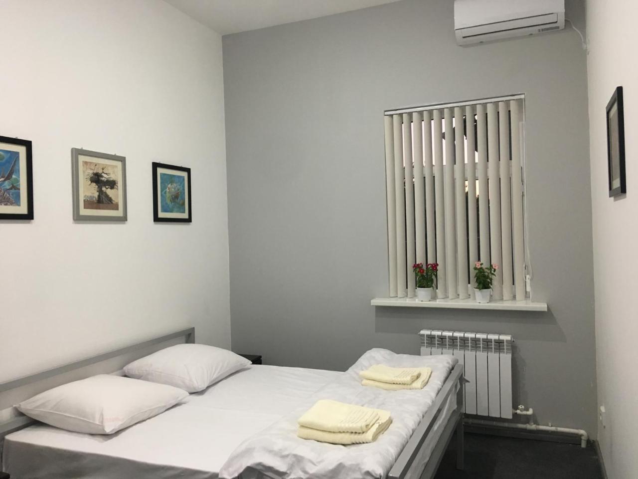 Jules Verne Hostel Tashkent Ngoại thất bức ảnh