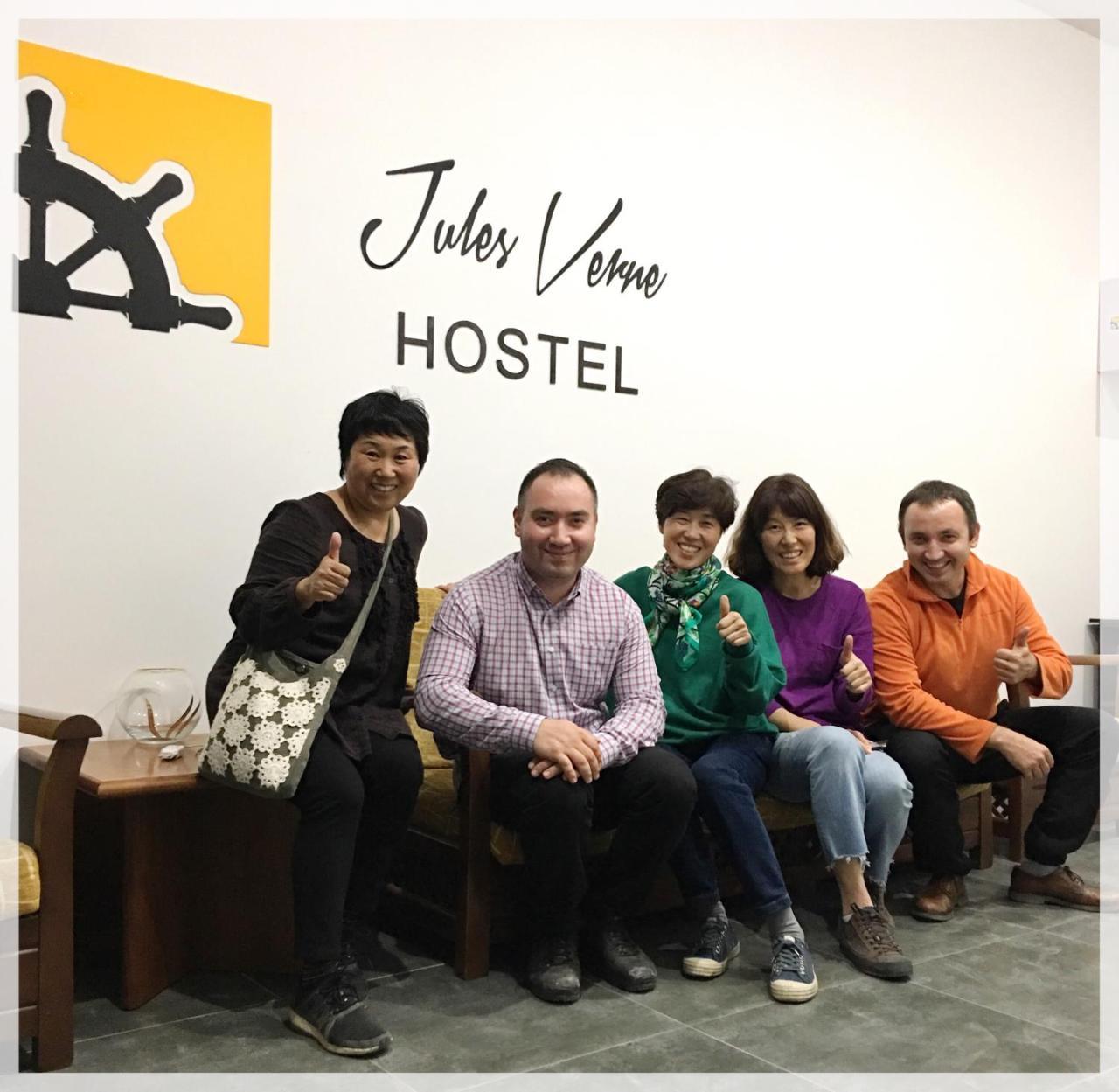 Jules Verne Hostel Tashkent Ngoại thất bức ảnh